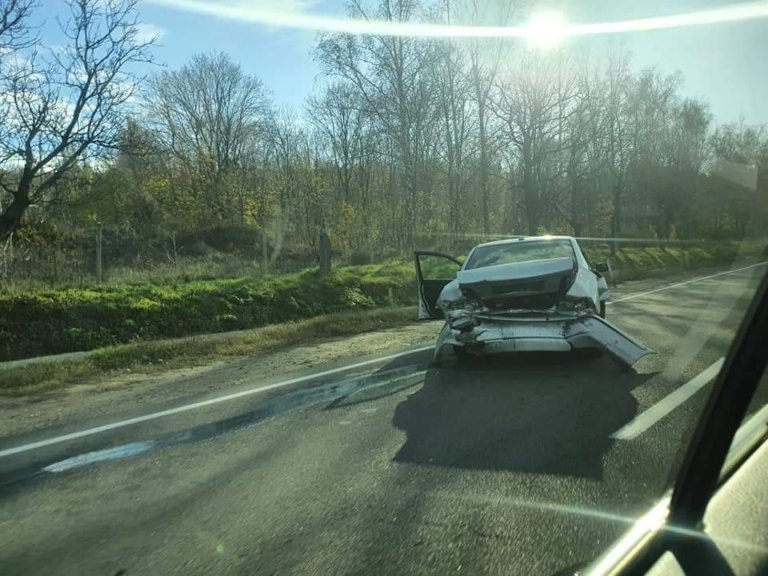 (Фото) Авария в Оргееве: на въезде в город столкнулись две машины