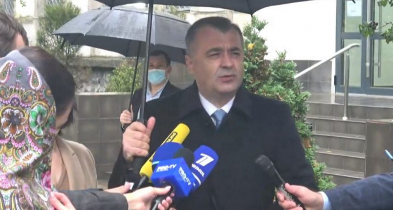 (Видео) Премьер-министр Молдовы Ион Кику проголосовал: «Я выполнил свой гражданский долг»