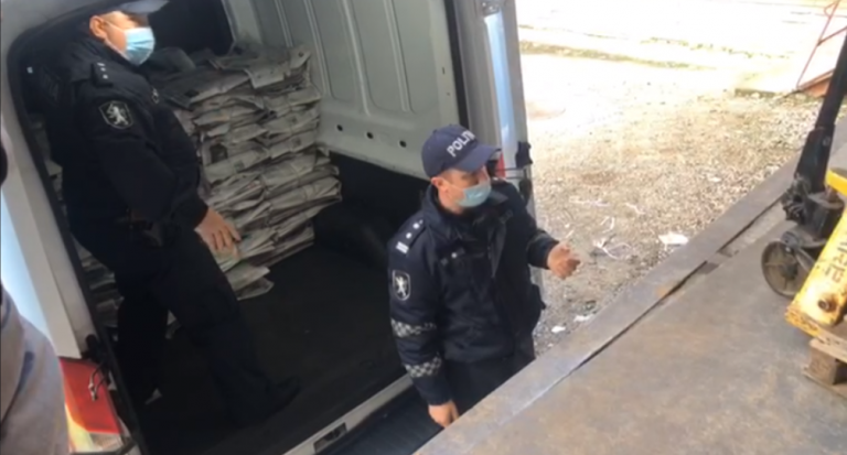 (UPD) Полиция конфисковала партию предвыборных газет Игоря Додона