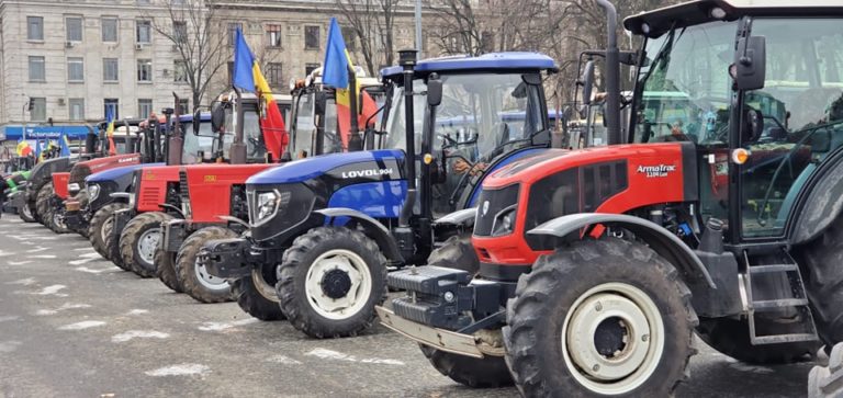 Протест фермеров продолжается. Аграрии готовы находиться с техникой на площади, пока их не услышат