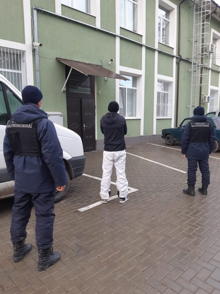 Гражданин Молдовы пытался незаконно пересечь госграницу. Он надеялся увидеть свою сожительницу, которая живет в Украине
