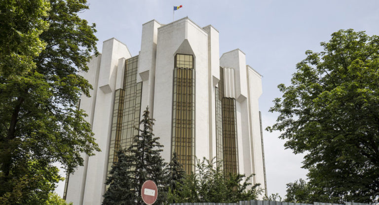 На веб-сайте президента язык доступа поменяли с MD на RO