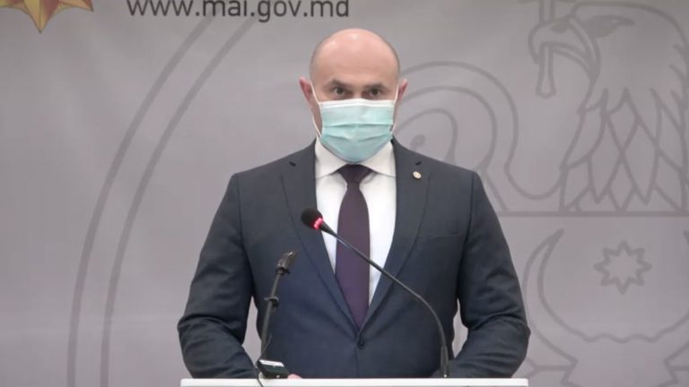 Не в Парламента, а на брифинге для прессы. Глава МВД представил отчет о своей деятельности