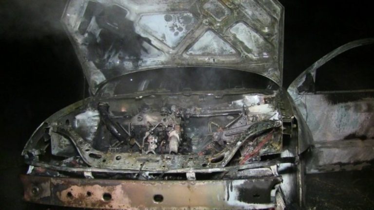 Anticoruptie: В Кишиневе неизвестный поджег Lexus прокурора