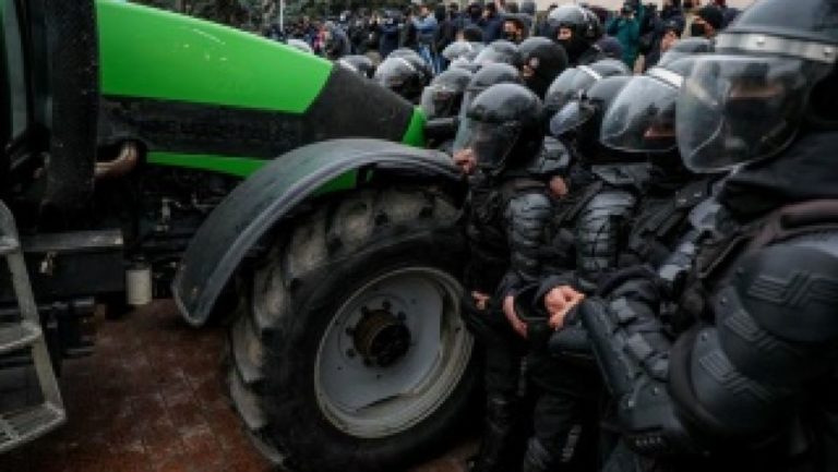 На протесте фермеров ранены 4 карабинера. Войку: «Начаты уголовные дела»