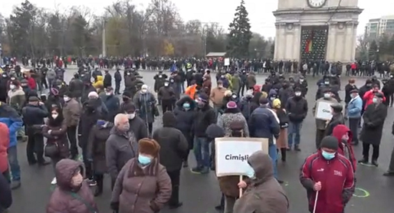 (Live) В Кишиневе проходит протест: «Защитим голос и волю народа»