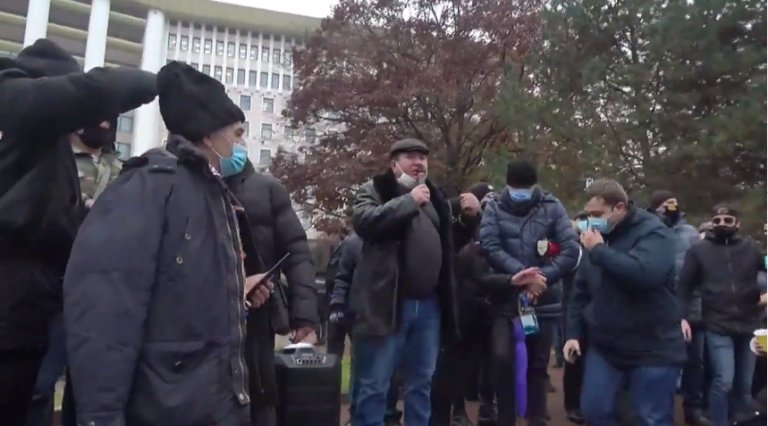 «Мы против коррумпированных социалистов»: Активисты из Гагаузии на митинге в Кишиневе