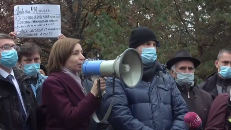 Майя Санду вышла к протестующим: «Мы против коррупционеров»