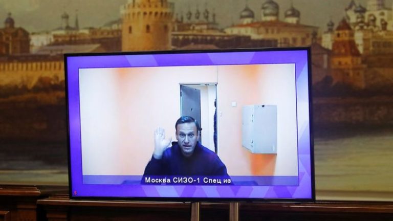 Суд отказался освободить Алексея Навального