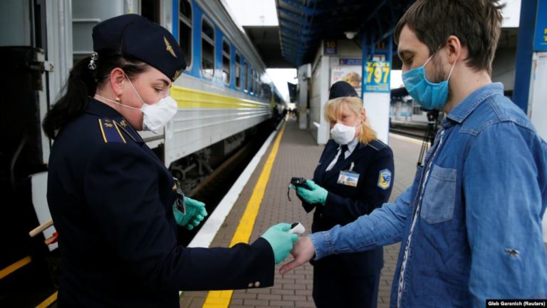 В Украине с 16 января вся сфера обслуживания должна перейти на украинский язык