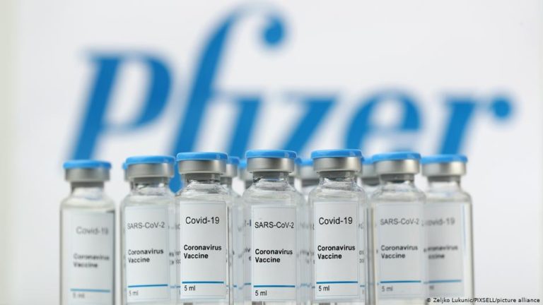Еврокомиссия одобрила применение вакцины Pfizer для детей 12-15 лет