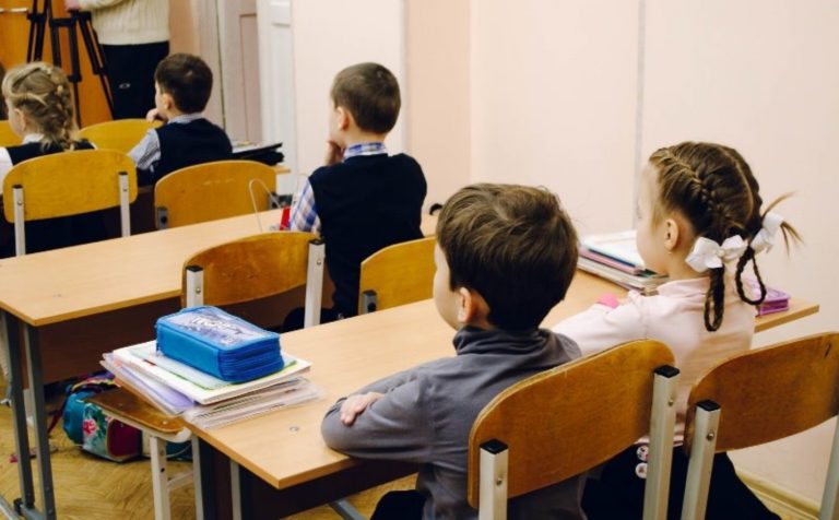 Сколько учеников в Гагаузии заражены COVID-19. Данные на начало второго семестра