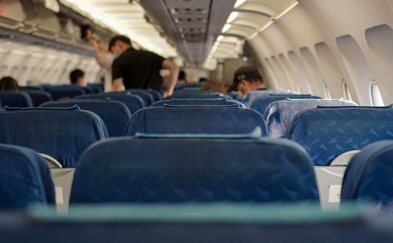 Управление гражданской авиации проведет расследование деятельности FlyOne из-за отмененных рейсов