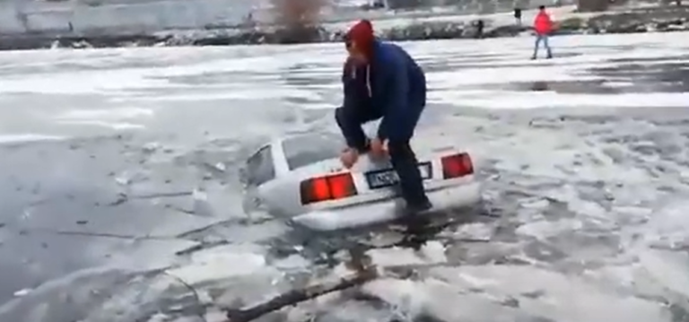 Оштрафован водитель, выехавший на озеро на Крещение