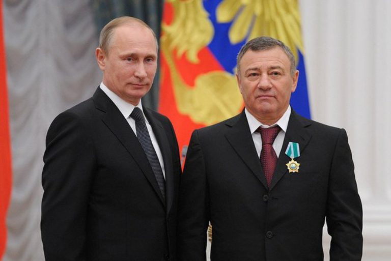 Бизнесмен Аркадий Ротенберг назвал себя владельцем «Дворца Путина»