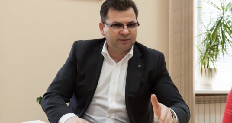 Бывший директор «Почта Молдовы» принял на работу племянника и ежемесячно выплачивал ему щедрые надбавки к зарплате
