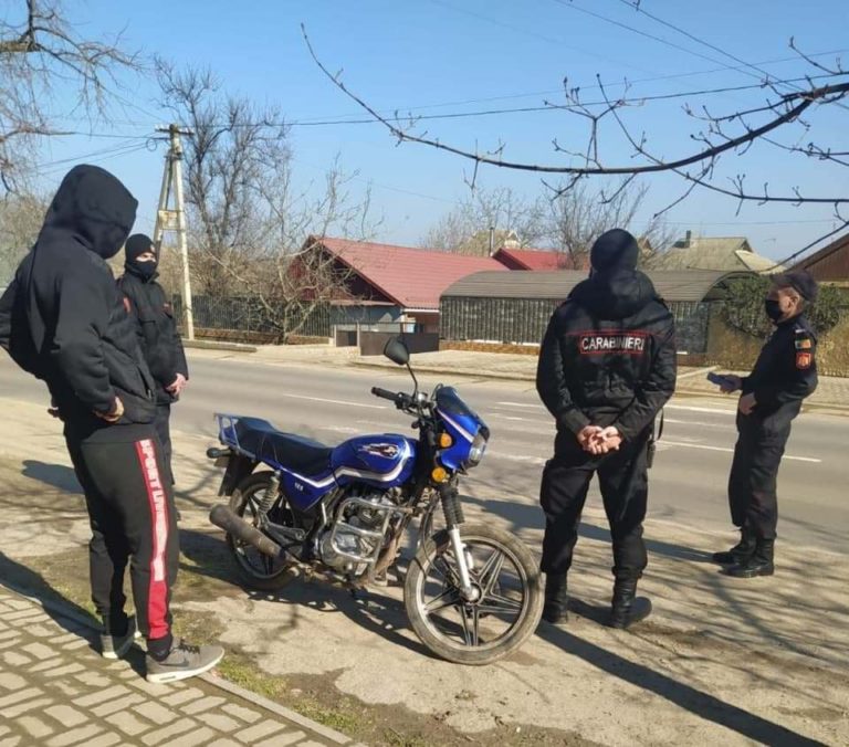 В Комрате был задержан мотоциклист без прав