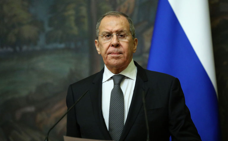 Лавров заявил, что между Россией и Западом опускается железный занавес