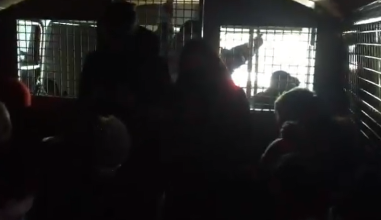 (Видео) Задержания в день суда по делу Алексея Навального 2 февраля: куда везут протестующих