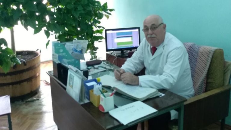 Еще один врач из Молдовы умер от коронавируса. Он более 45 лет проработал в медучреждениях Яловенского района