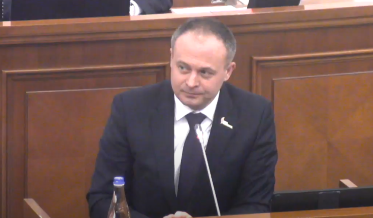 Канду с трибуны парламента: «Я не хочу, чтобы Усатый был в парламенте»