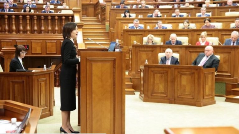 Мнение: «Если парламент и президент не могут договориться, то кто-то из них должен уйти»