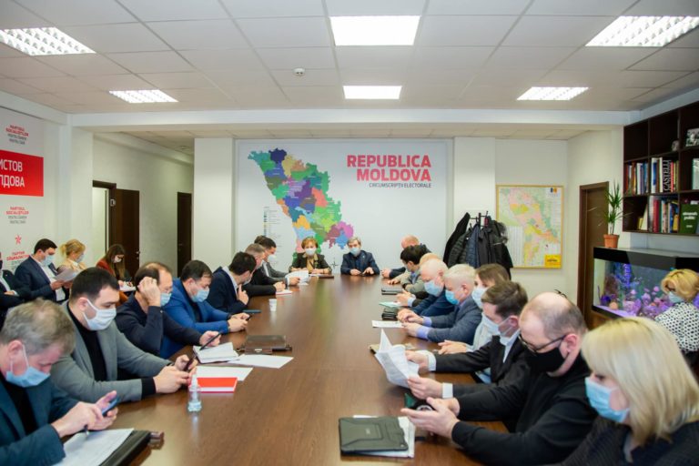 Социалисты провели заседание фракции. Обсуждались ли досрочные выборы?