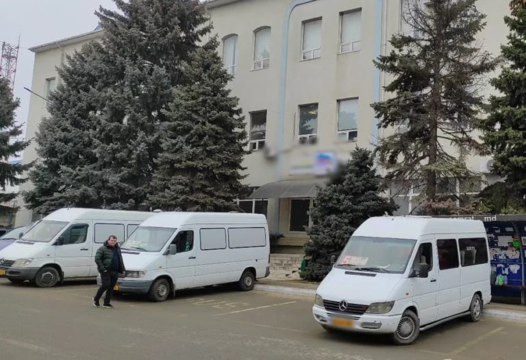 Обеспечивает ли государство финансово общественный транспорт в стране?