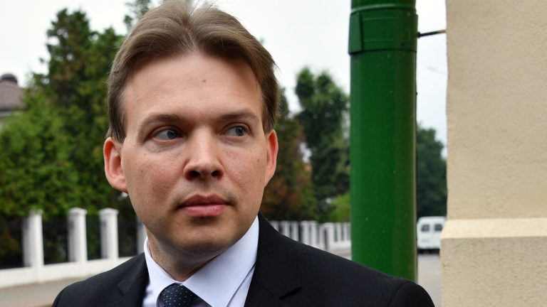 Беларусь: Максим Знак остается в СИЗО до 9 мая