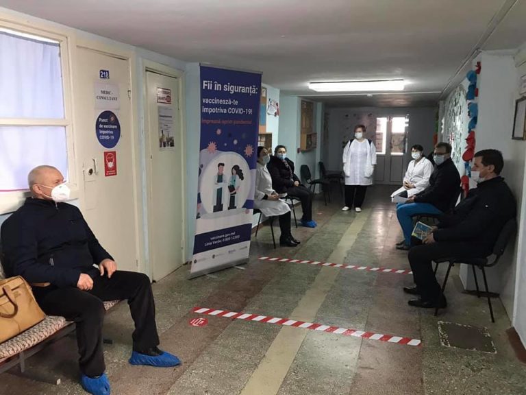В Тараклии 10 медработников получили вакцину AstraZeneca