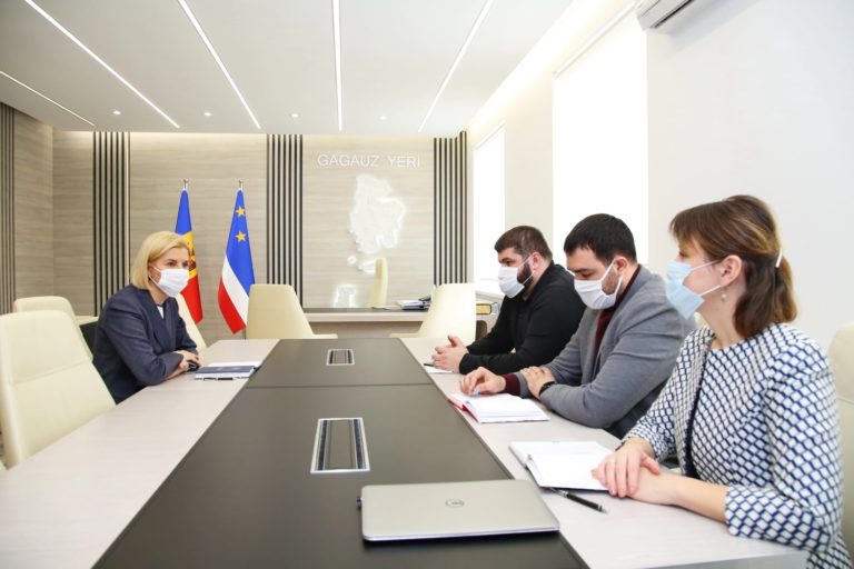 Ирина Влах «выразила обеспокоенность отсутствием диалога между партиями». Тем временем в Гагаузии до сих пор не принят бюджет
