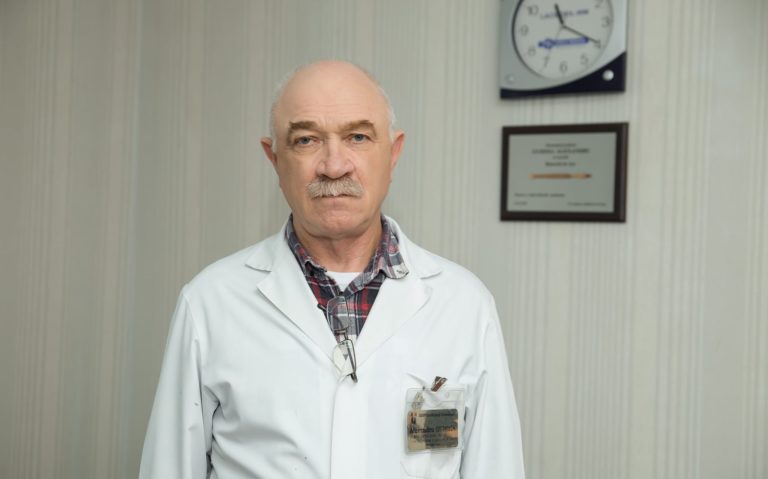 «Прощай, замечательный человек!»: Врач Института онкологии скончался из-за осложнений, вызванных COVID-19