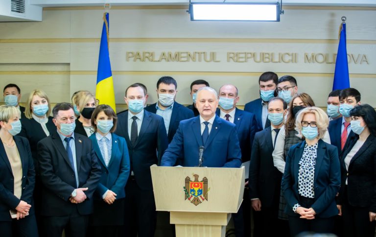 Социалисты готовы к досрочным выборам, но при нескольких условиях