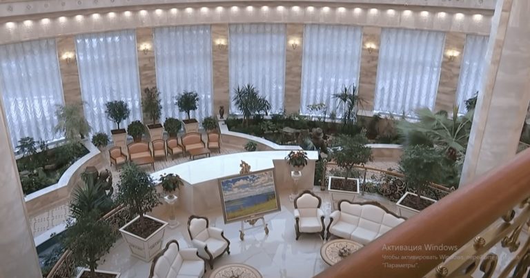 «Золотое дно». Телеграмм-канал Nexta опубликовал фильм-расследование об имуществе Лукашенко