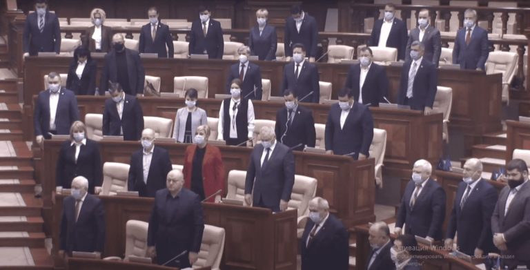 Парламент почтил память Антона Гамурари минутой молчания