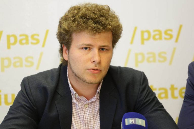 Депутат PAS об эпидемиологической ситуации в стране: «Если не будут введены жесткие ограничения, мы достигнем 100 смертей в день».