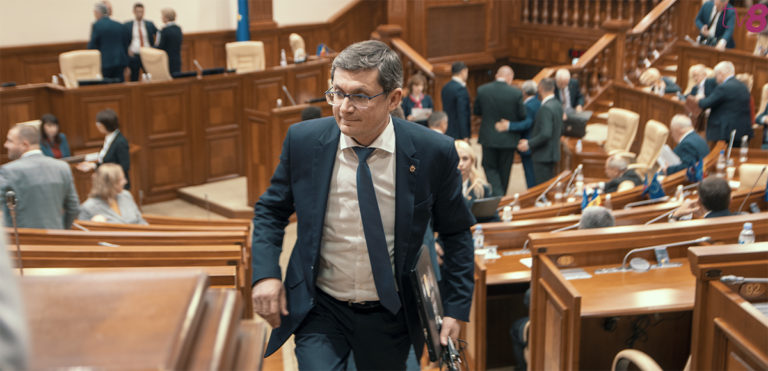 Гросу уже провел несколько встреч с парламентскими фракциями. С кем он не намерен встречаться?