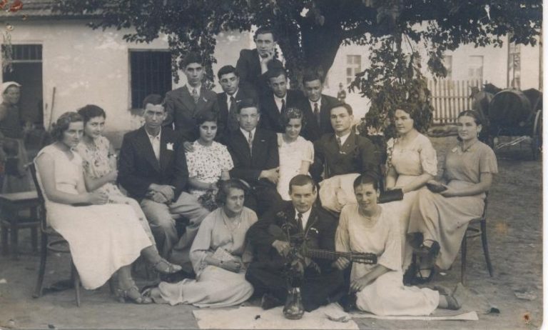 100 лет эмансипации гагаузской женщины: Жизнь между семьей, образованием и работой