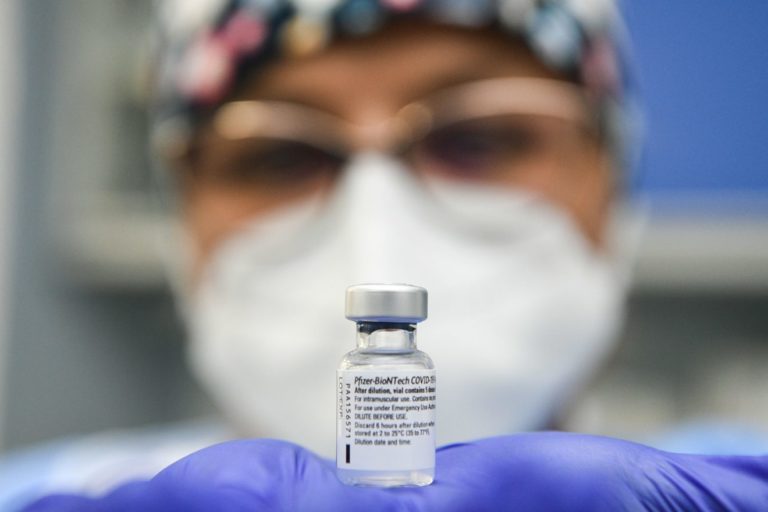Уже 108 медработников Гагаузии провакцинировались вакциной Pfizer