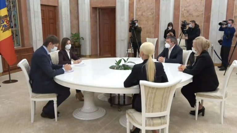 (LIVE) Консультации президента с фракцией партии «Шор» и группой Pentru Moldova