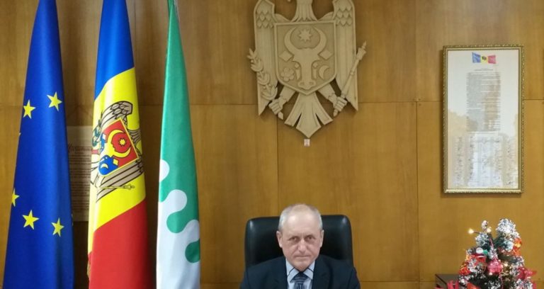 Председатель Единецкого района подтверждает: «Были вакцинированы примары, экономические агенты, а также другие люди, в том числе родственники врачей»