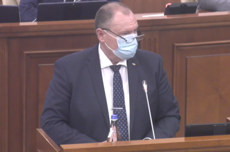 Чокой просит депутатов установить ЧП: По прогнозам, будет до 100 случаев смерти ежедневно. Система здравоохранения на пределе