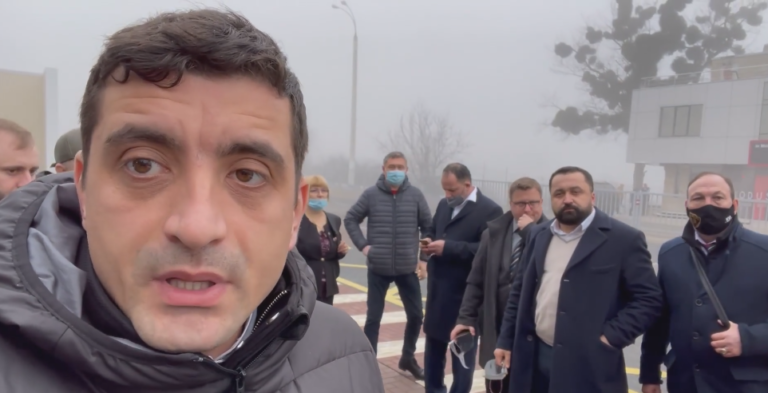 (ВИДЕО) Георгию Симиону не разрешено въезжать в Молдову. 12 депутатов из Румынии требуют отмены запретов на Леушенской таможне