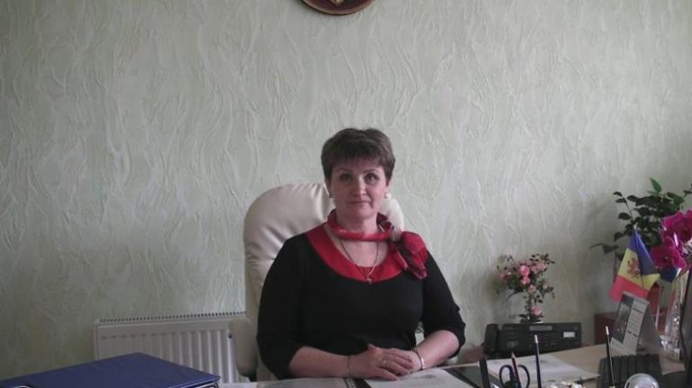 Примар одного из пригородов Кишинева повысила себе зарплату более чем на 43 тыс. леев