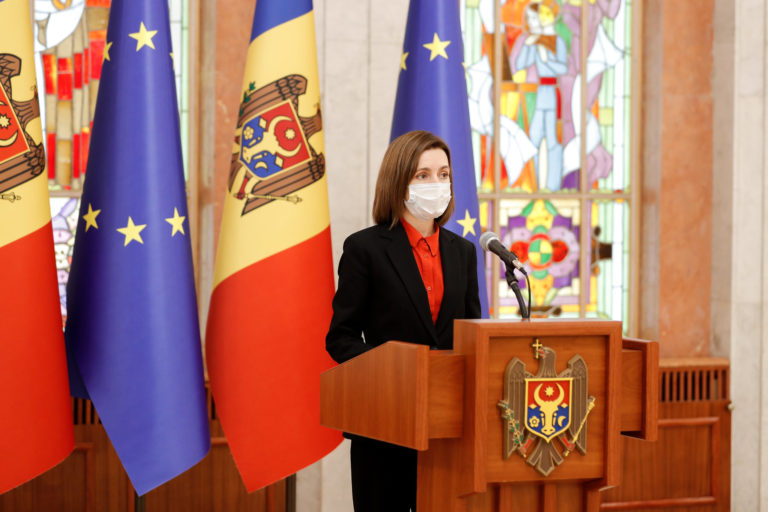 Президент Молдовы ответила, когда она вакцинируется от COVID-19 и какой вакциной