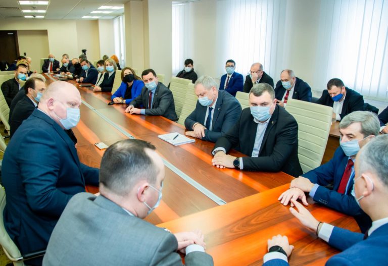 ПСРМ выдвинет законопроект об узурпации власти судьями КС: «Майя Санду действует в стиле шулеров и гангстеров»