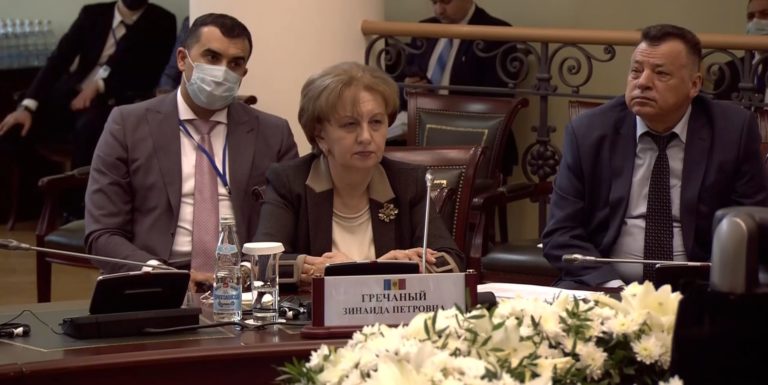 ФОТО ДНЯ: Председатель Парламента Молдовы находится в России во время вынесения решения о роспуске законодательного органа