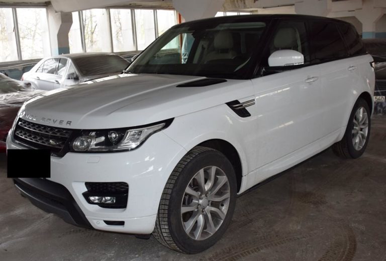 У обвиняемого в отмывании денег конфисковали Range Rover и имущество на 3 млн. леев  в пользу государства