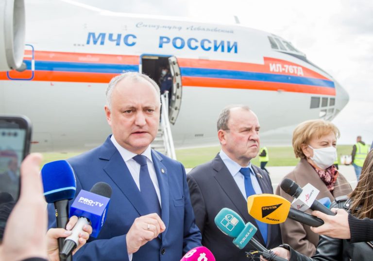 Додон во время прибытия Sputnik-V: «Большинство граждан хотят вакцинироваться этой вакциной»