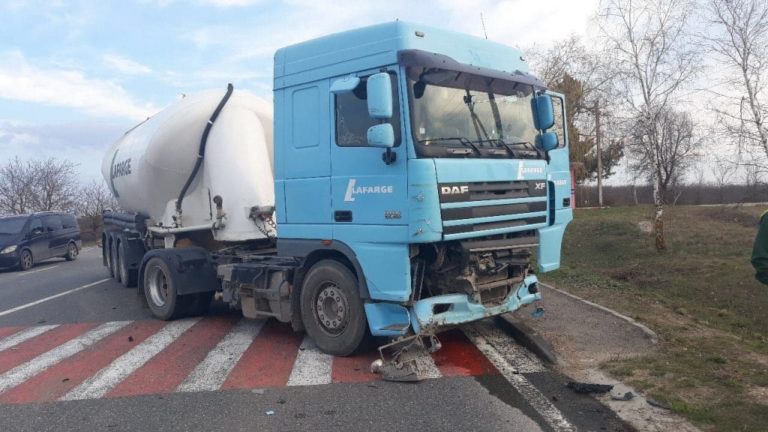 (Фото) ДТП со смертельным исходом в Резине: мужчина умер до приезда скорой помощи